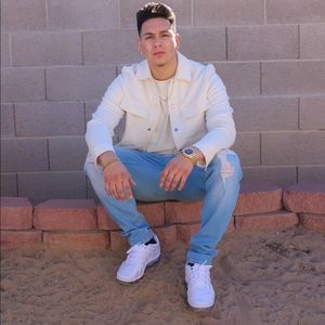 Meet your Posher, Ezekiel